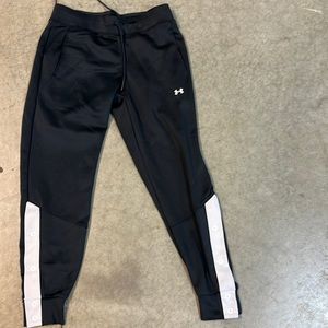 Under armor, loose, cold gear, pants, size small